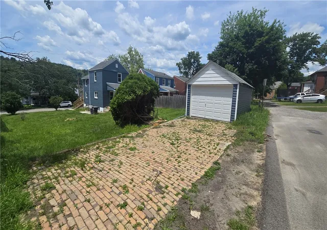 31st image of 820 4th St, Oakmont, PA 15139 | MLS# 1757689