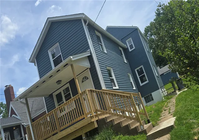 3rd image of 820 4Th St, Oakmont, PA 15139 | MLS# 1757689