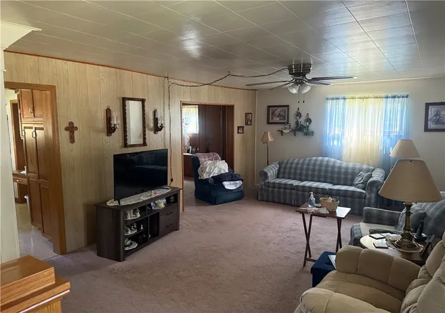 3rd image of 465 S State Line Rd, Sharon, PA 16146 | MLS# 1758101