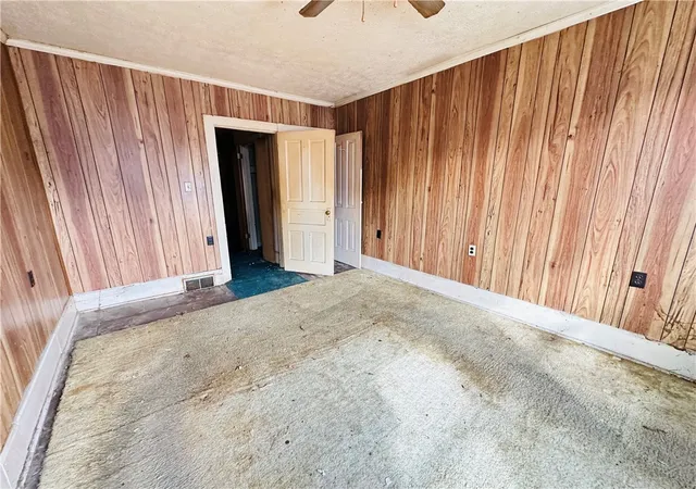 Photo 3 of Single family home for sale at 222 S Jefferson St, Kittanning, PA 16201 | MLS# 1758102 | Listing updated on 2026-07-07