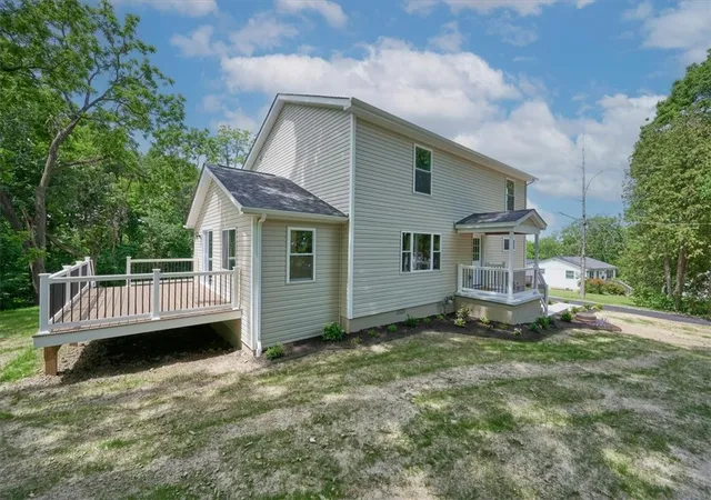 Photo 2 of Single family home for sale at 162 Foxwood Rd, Coraopolis, PA 15108 | MLS# 1757852 | Listing updated on 2026-07-23