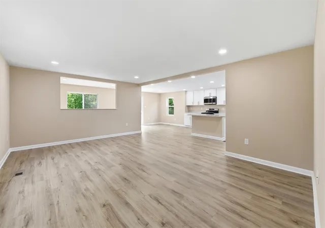 Photo 4 of Single family home for sale at 162 Foxwood Rd, Coraopolis, PA 15108 | MLS# 1757852 | Listing updated on 2026-07-23
