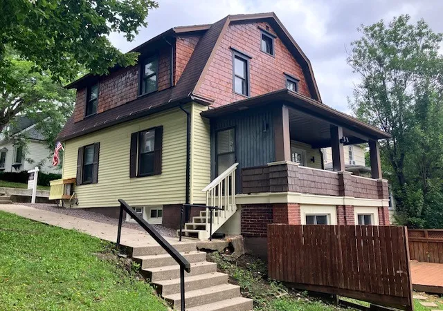 3rd image of 845 Fernwood Pl, Johnstown, PA 15905 | MLS# 1758113