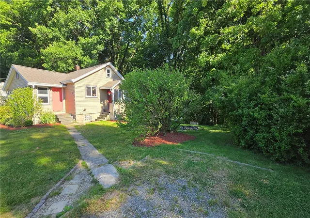 Homes for sale in Hempfield Twp, PA | 63 Fredonia Rd, Hempfield Twp, PA 16125 | MLS# 1758122
