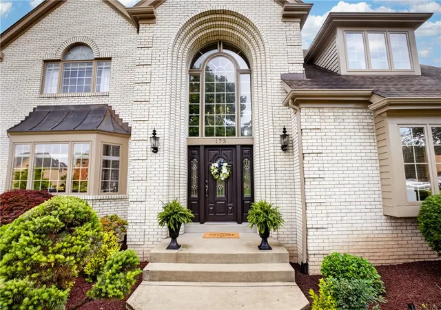 3rd image of 173 Bittersweet Cir, Peters Twp, PA 15367 | MLS# 1757543