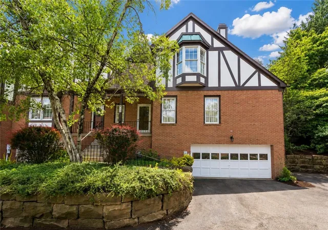 1st image of 315 Kingsberry Cir, Mt Lebanon, PA 15234 | MLS# 1757876