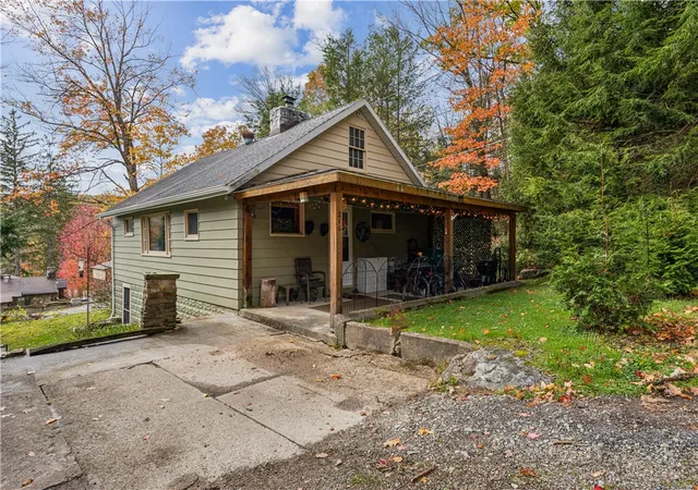 Homes for sale in Jefferson Twp, PA | 211 Ironwood Rd, Jefferson Twp, PA 15501 | MLS# 1758161