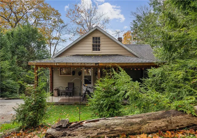 Homes for sale in Jefferson Twp, PA | 211 Ironwood Rd, Jefferson Twp, PA 15501 | MLS# 1758161