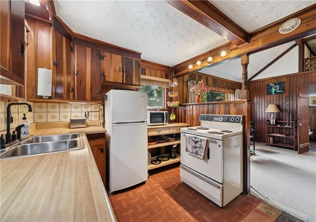 Homes for sale in Jefferson Twp, PA | 211 Ironwood Rd, Jefferson Twp, PA 15501 | MLS# 1758161