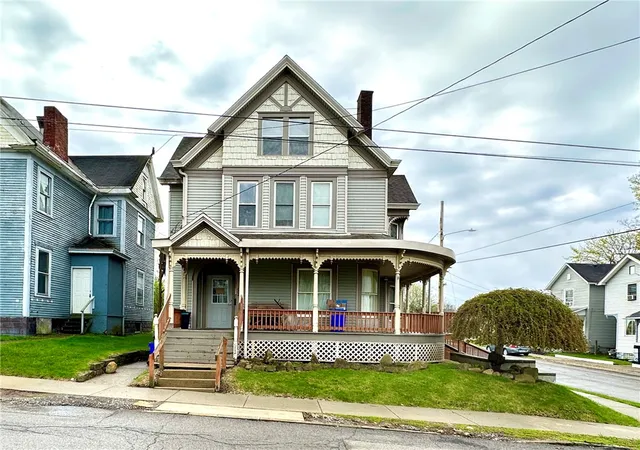 Homes for sale in New Castle, PA | 602 Court St, New Castle, PA 16101 | MLS# 1758191