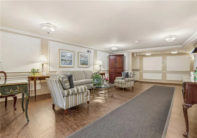 3rd image of 1500 Cochran Road #900, Scott Twp, PA 15243 | MLS# 1758092