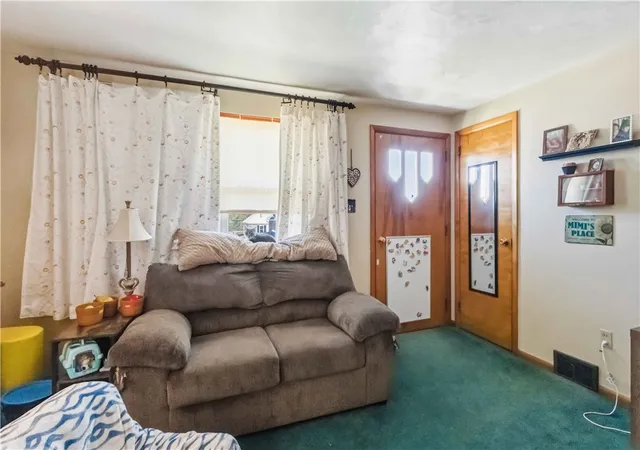 Photo 3 of Single family home for sale at 1040 Mace St, Greensburg, PA 15601 | MLS# 1758032 | Listing updated on 2026-07-21