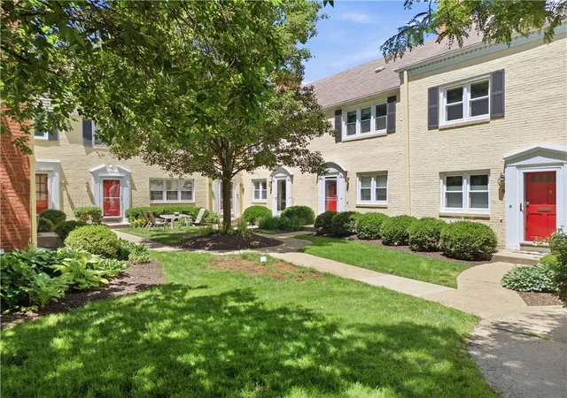3rd image of 6833 Meade St #6, Pittsburgh, PA 15208 | MLS# 1757925