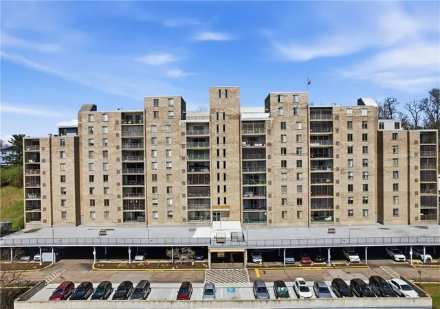 Homes for sale in Scott Twp, PA | 2160 Greentree Road #705W, Scott Twp, PA 15220 | MLS# 1758245
