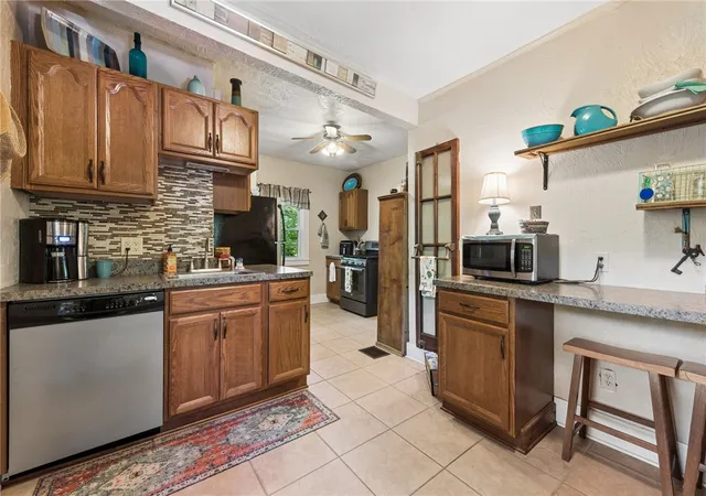 3rd image of 5616 Meridian Rd, Gibsonia, PA 15044 | MLS# 1758237