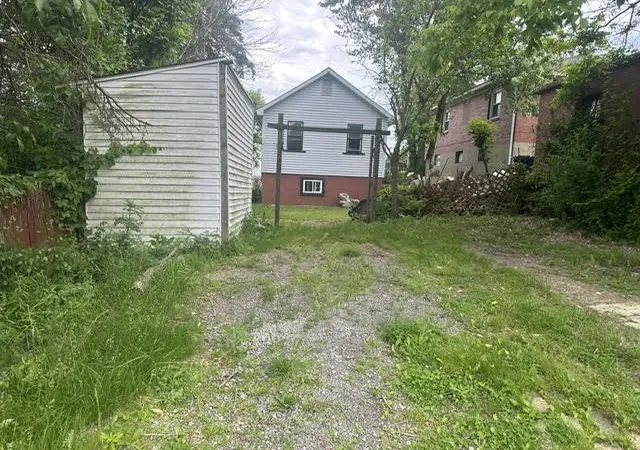 26th image of 209 Penn Avenue, Twp Of But Sw, PA 16045 | MLS# 1758302