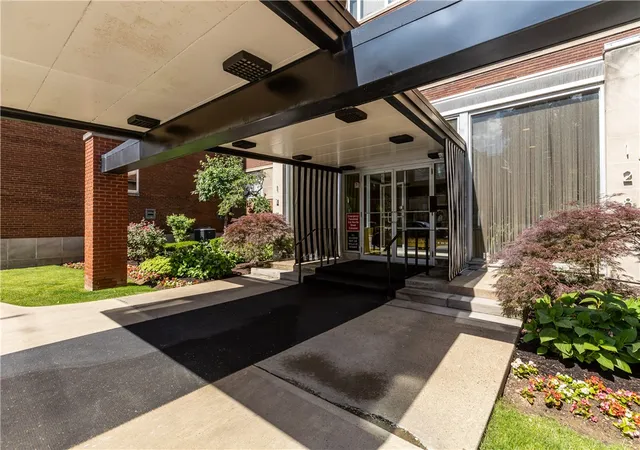 2nd image of 128 N Craig #416, Oakland, PA 15213 | MLS# 1758127