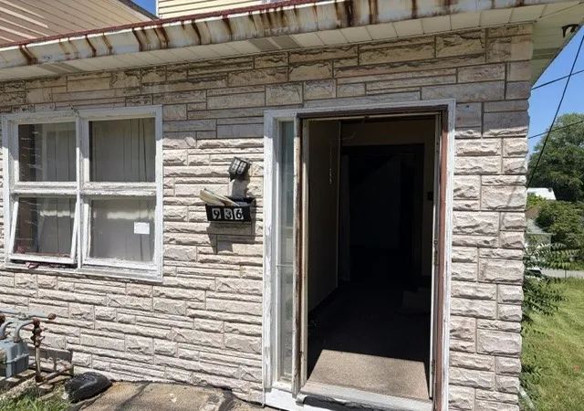 Homes for sale in Charleroi Boro, PA | 936 Meadow Ave, Charleroi Boro, PA 15022 | MLS# 1758296