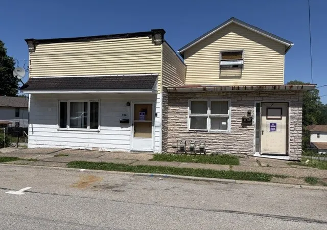1st image of 936 1/2 Meadow Ave, Charleroi Boro, PA 15022 | MLS# 1758299