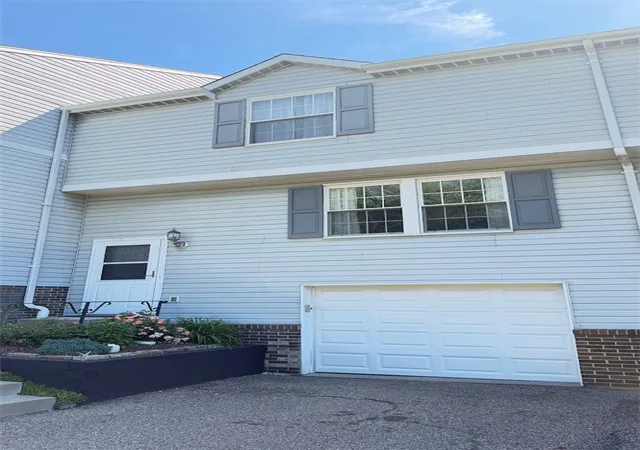 Homes for sale in South Fayette, PA | 5085 Empire Dr, South Fayette, PA 15017 | MLS# 1758315