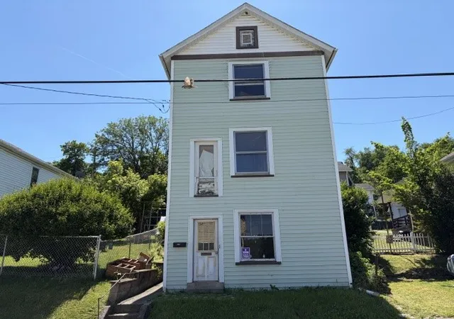1st image of 939 Meadow Ave, Charleroi Boro, PA 15022 | MLS# 1758025