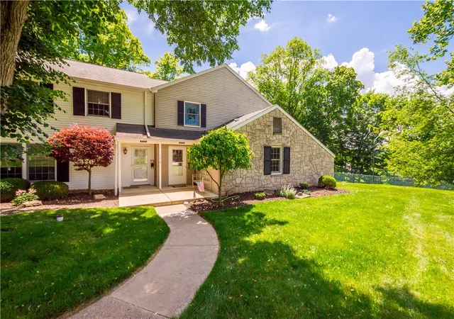 1st image of 179 Roscommon Pl, Peters Twp, PA 15317 | MLS# 1757878