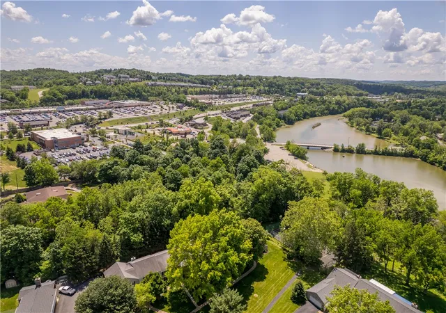 39th image of 179 Roscommon Pl, Peters Twp, PA 15317 | MLS# 1757878