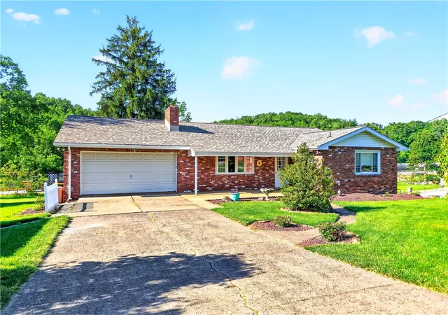 Homes for sale in Rostraver, PA | 170 Crawford Lane, Rostraver, PA 15012 | MLS# 1758321