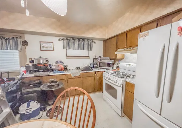 Photo 2 of Townhouse for sale at 331 Washington St, Mc Kees Rocks, PA 15136 | MLS# 1757829 | Listing updated on 2026-07-27