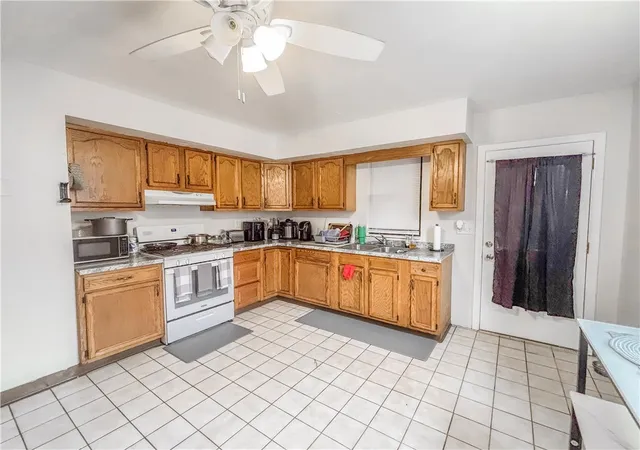 Photo 5 of Townhouse for sale at 333 Washington St, Mc Kees Rocks, PA 15136 | MLS# 1757831 | Listing updated on 2026-07-27