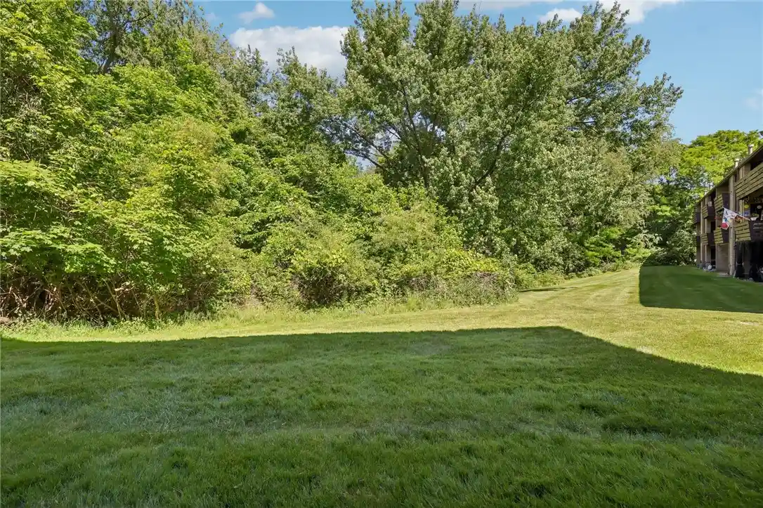 Listing Photo 21 - Condo for sale in 4073 Sanlin Dr located at 4073 Sanlin Dr, Coraopolis, PA 15108 - Unit 4073 Sanlin Dr