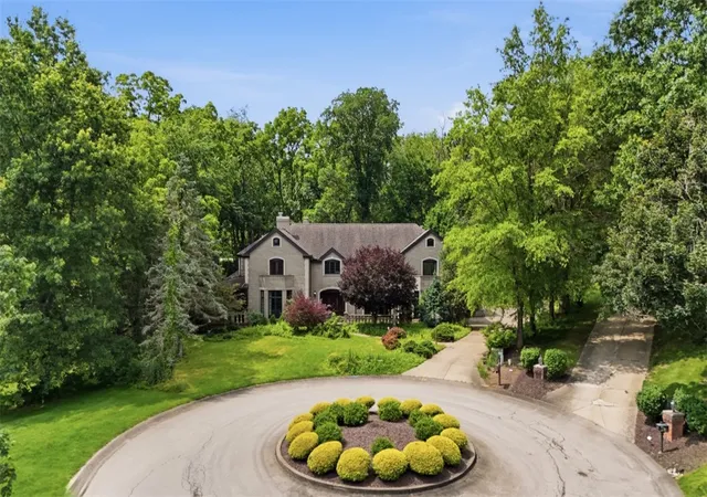 1st image of 105 Lantern Cir, Peters Twp, PA 15317 | MLS# 1758346