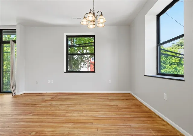 3rd image of 5607 Elmer St #206, Pittsburgh, PA 15232 | MLS# 1758393