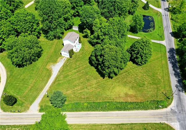 Homes for sale in Jefferson Twp, PA | 7715 Lamor Rd, Jefferson Twp, PA 16137 | MLS# 1757967
