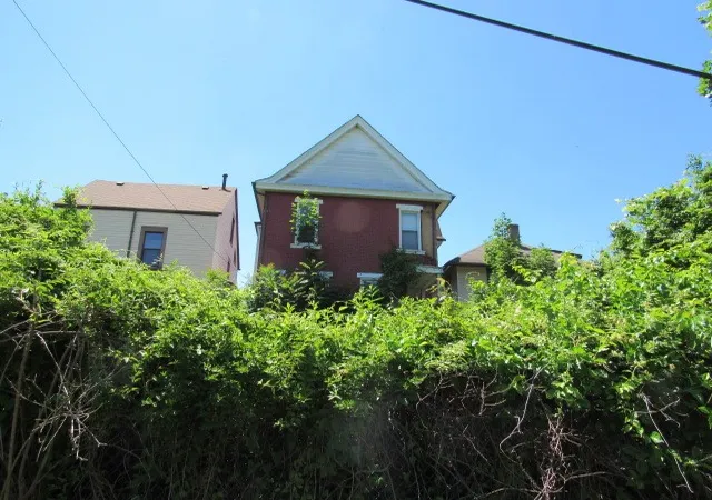 Photo 3 of Single family home for sale at 513 Park St, Mc Keesport, PA 15132 | MLS# 1758446 | Listing updated on 2026-07-30