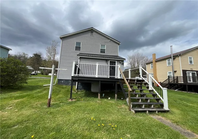 Homes for sale in Cowanshanock Twp, PA | 1402 State Route 1042, Cowanshanock Twp, PA 16222 | MLS# 1758379