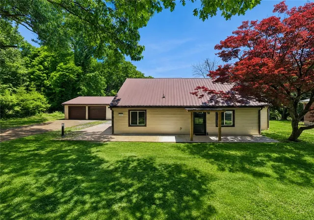 Homes for sale in Hempfield Twp, PA | 4531 Ridgeview Dr, Hempfield Twp, PA 15601 | MLS# 1758469
