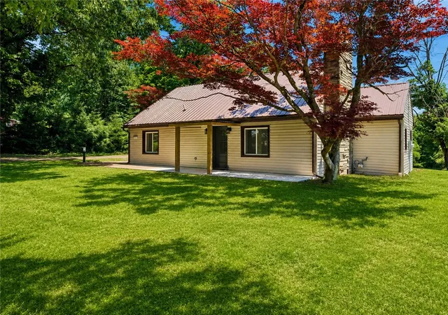 Homes for sale in Hempfield Twp, PA | 4531 Ridgeview Dr, Hempfield Twp, PA 15601 | MLS# 1758469