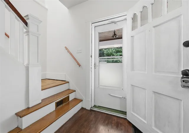 Photo 5 of Single family home for sale at 109 Clairtonica St, Crafton Heights, PA 15205 | MLS# 1758459 | Listing updated on 2026-08-31