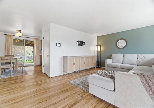 Homes for sale in Brentwood, PA | 505 Pointview Rd, Brentwood, PA 15227 | MLS# 1758484