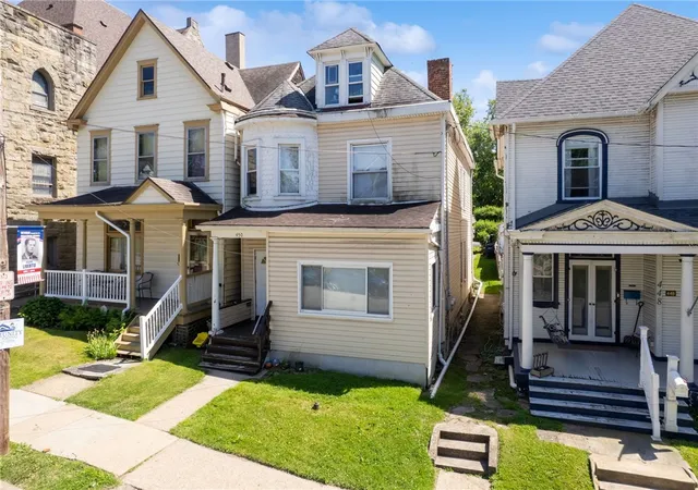 Homes for sale in Verona, PA | 450 Center Avenue, Verona, PA 15147 | MLS# 1758235