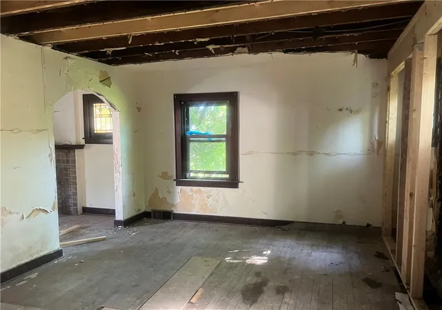 Photo 4 of Sale Pending at 1321 Jeffers St, Pittsburgh, PA 15204 | MLS# 1758512 | Listing updated on 2026-07-10