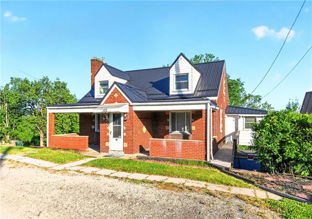 2nd image of 102 Payne Hill Rd, Clairton, PA 15025 | MLS# 1758503