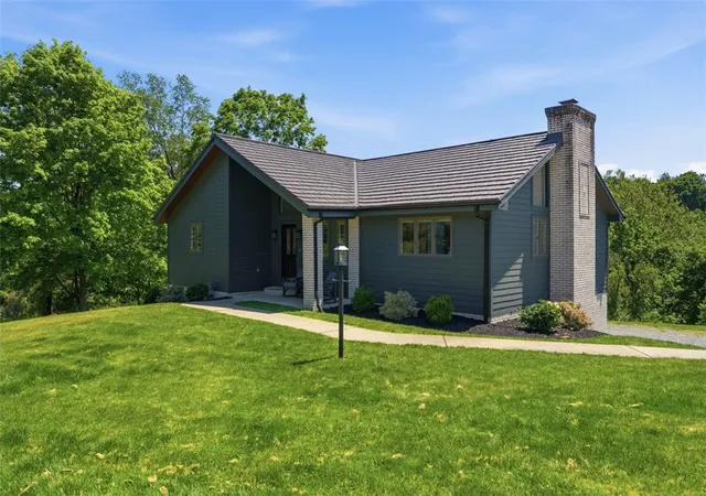 2nd image of 2420 Thomas Dr, Allison Park, PA 15101 | MLS# 1758513