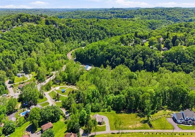41st image of 2420 Thomas Dr, Allison Park, PA 15101 | MLS# 1758513