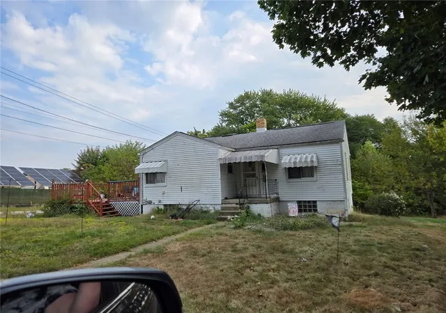 Homes for sale in Monaca, PA | 1113 Chestnut St, Monaca, PA 15061 | MLS# 1758502