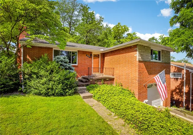 Homes for sale in Whitehall, PA | 4737 Jewel Dr, Whitehall, PA 15236 | MLS# 1758112