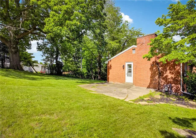 Homes for sale in Whitehall, PA | 4737 Jewel Dr, Whitehall, PA 15236 | MLS# 1758112