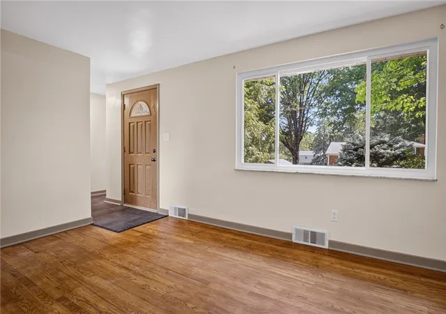 3rd image of 4737 Jewel Dr, Pittsburgh, PA 15236 | MLS# 1758112