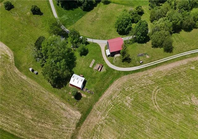 2nd image of 899 Union Flat Rd, Shelocta, PA 15774 | MLS# 1758532